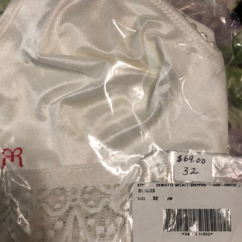 Ruby Ribbon Demiette w/Lace Gripper